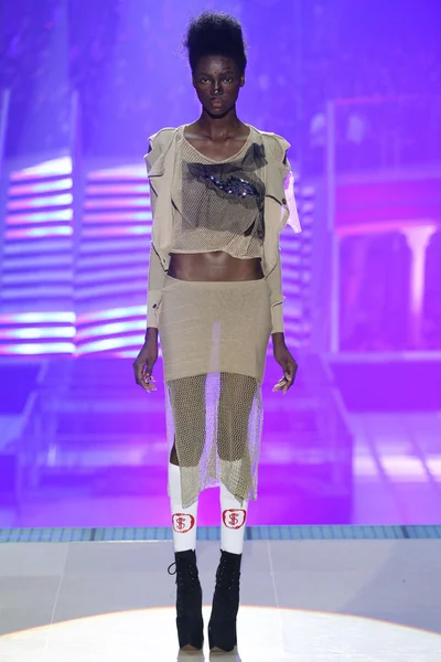 Look 38